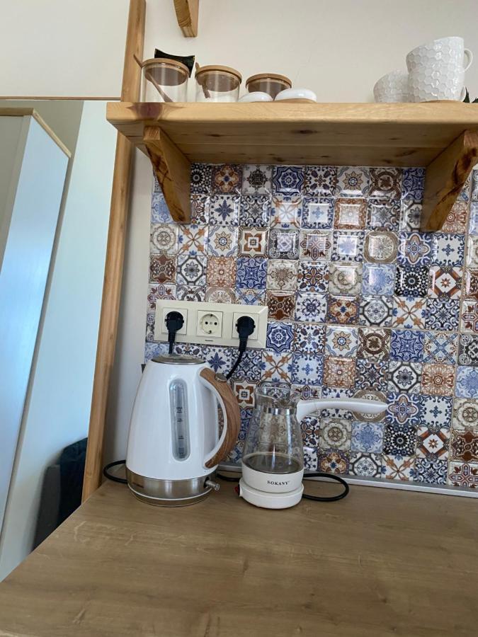 Cozy Studio In Family Inn ゴニオ エクステリア 写真